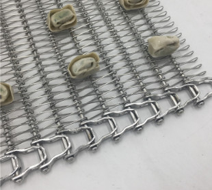 Flat Wire Herringbone Conveyor Belt For Bread Cooling Industry