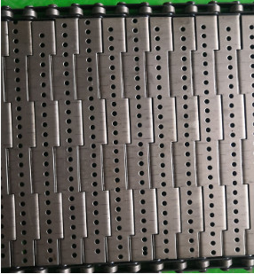Punched Wire Mesh Conveyor Belt Stainless Steel Chain Plate With Baffle